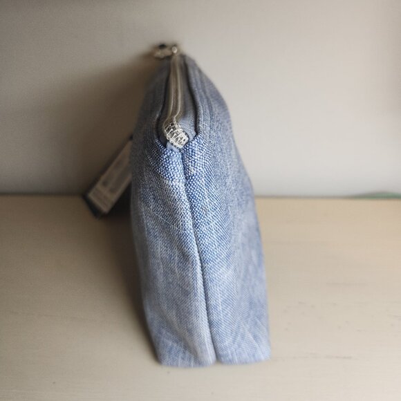 Bebe- NWT-Travel Bag with mini sized bottles! - Picture 6 of 9